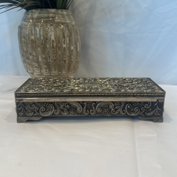 Vintage Godinger Silver Plate Ornate Jewelry Trinket Box - Picture 4 of 8